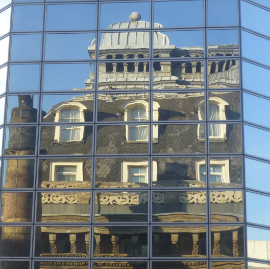 The Grosvenor's reflection showing its Parisian style.